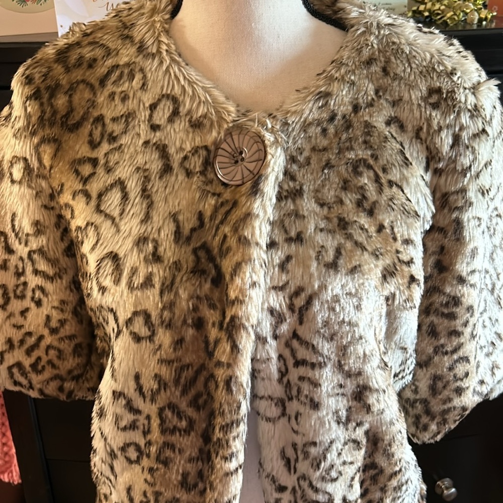 VNG Cheetah print faux fur formal coat in small medium. - Picture 5 of 10